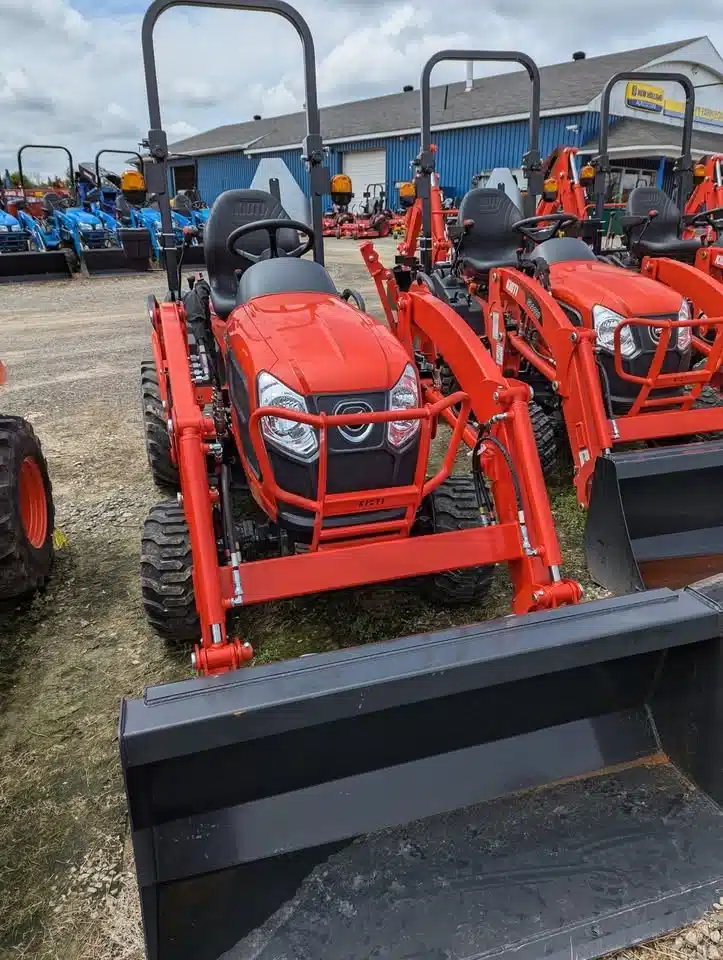 Gallery image 2 for New 2025 Kioti CS2220 Tractor