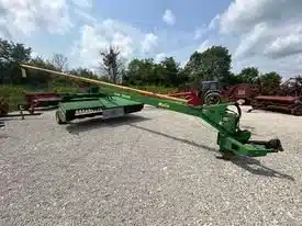 Gallery image 1 for Used 2005 John Deere 946 Disc Mower Conditioner