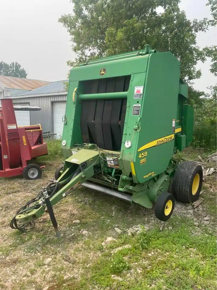Gallery image 2 for Used 2010 John Deere 458 Round Baler