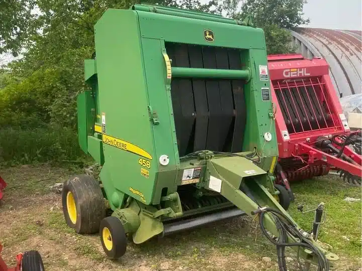Gallery image 1 for Used 2010 John Deere 458 Round Baler