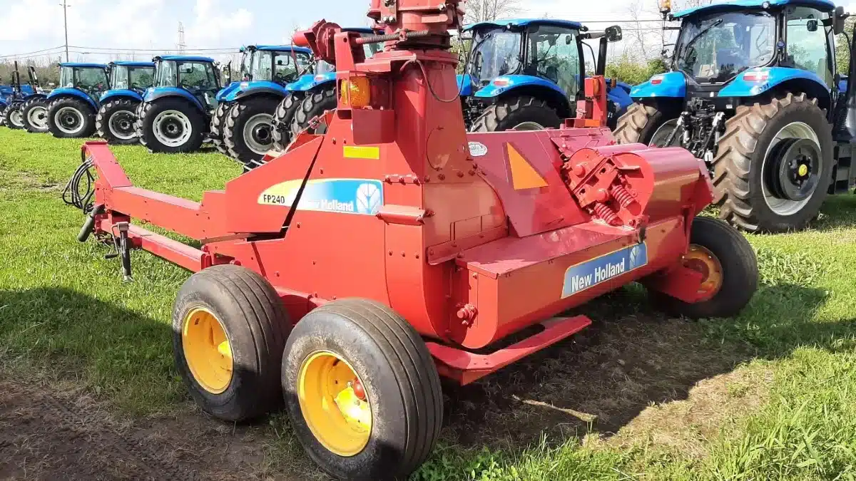 Gallery image 2 for Used 2013 New Holland FP240 Forage Harvester