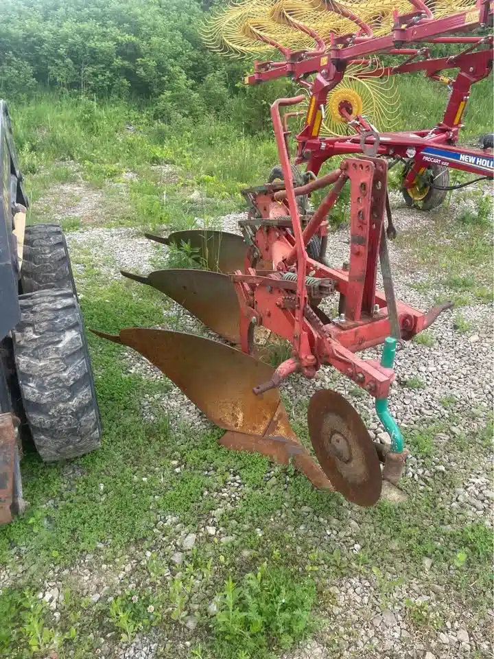 Gallery image 2 for Used 1980 Kverneland 3F Plow