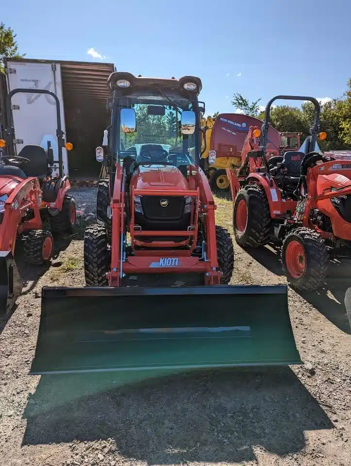 Gallery image 2 for New 2025 Kioti CK4020 Tractor