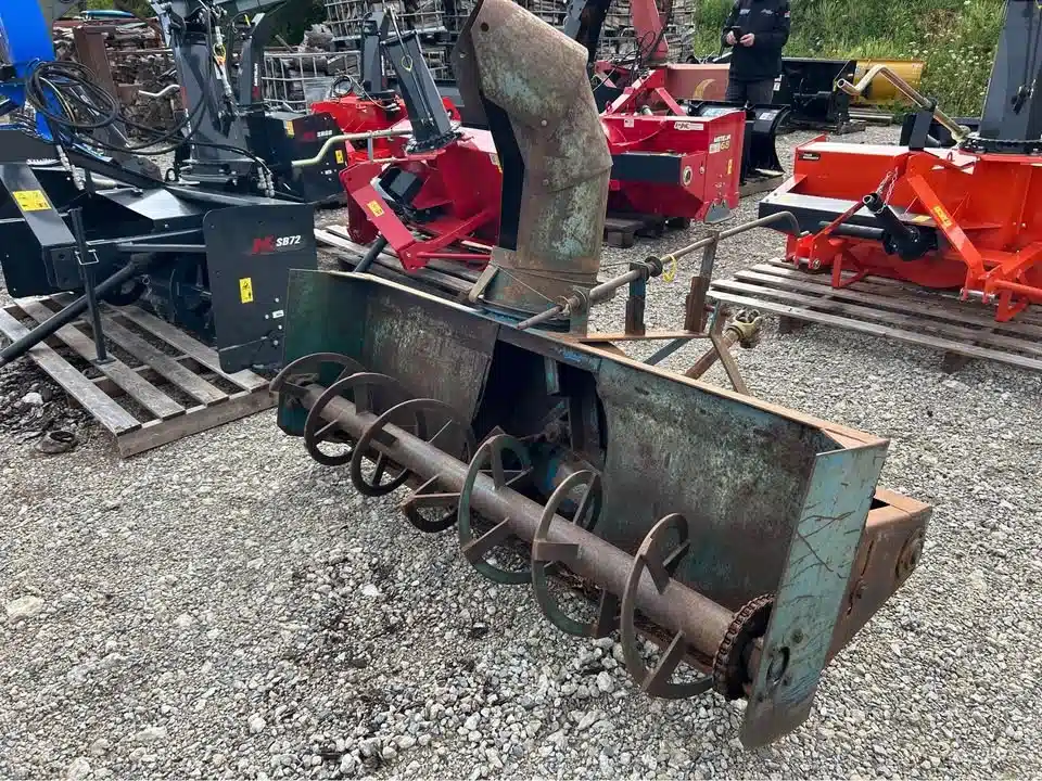 Gallery image 2 for Used Lucknow 72 INCH Snow Blower