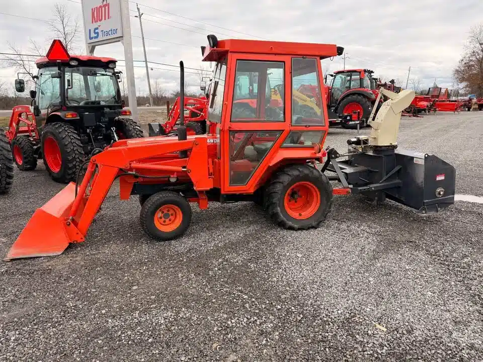Used 1983 Kubota B7200 HST D Tractor