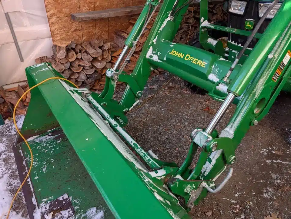 Gallery image 2 for Used 2018 John Deere 5075E Tractor Loader