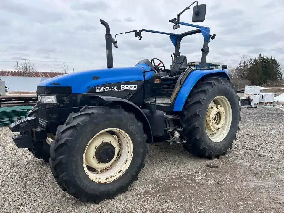 1997 Ford New Holland 8260 Tractor