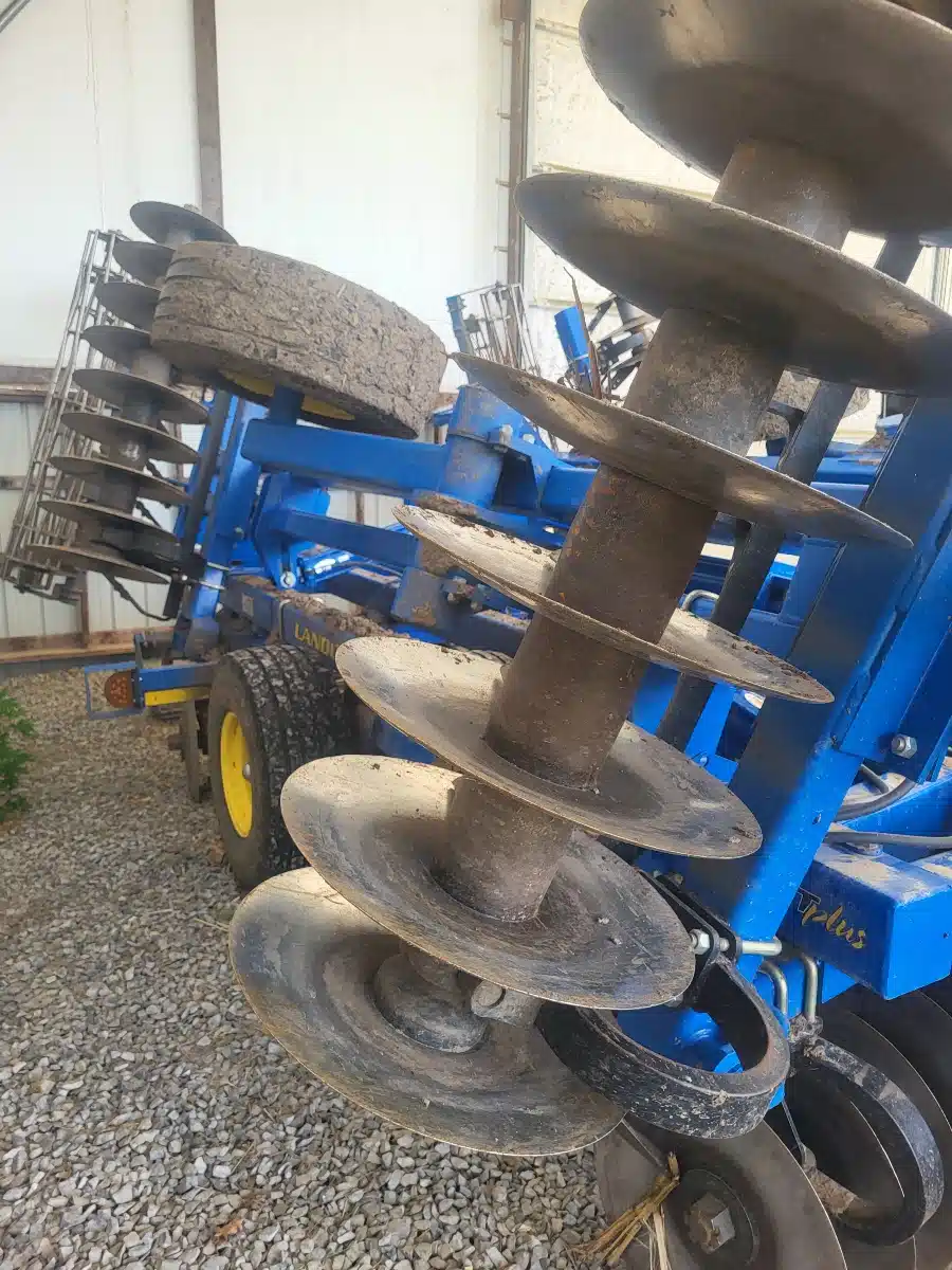 Gallery image 2 for 2017 Landoll 7431-20 Vertical Tillage