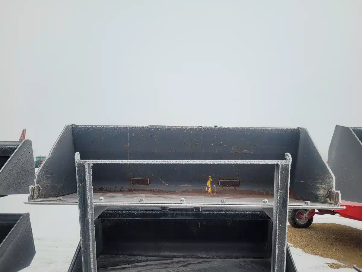 Gallery image 2 for Used Gehl 89IN Bucket