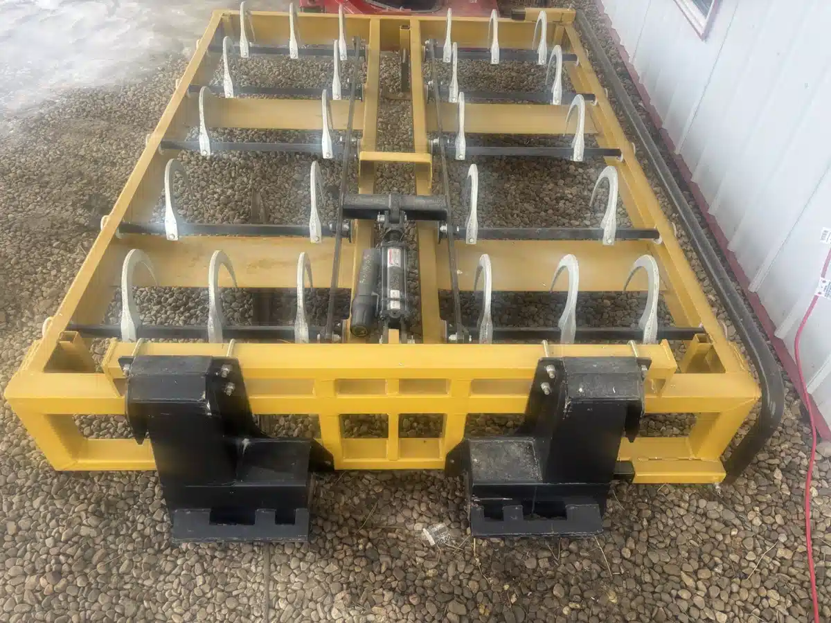 Gallery image 2 for 2022 Tubeline Manufacturing Ltd AC1000G Bale Grapple