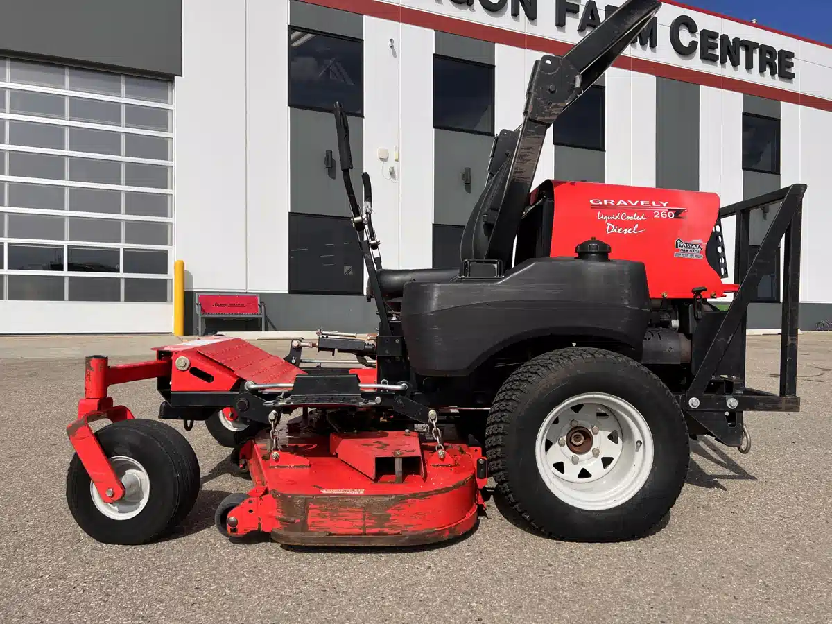 Gallery image 2 for Used Gravely 260Z Mower - Zero Turn