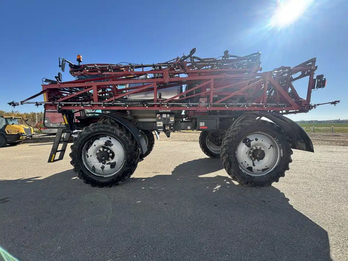 Gallery image 2 for Used 2012 Case IH PATRIOT 4430 Sprayer - Self Propelled