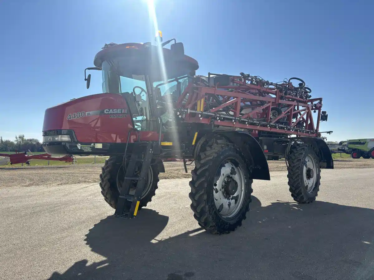 Gallery image 1 for Used 2012 Case IH PATRIOT 4430 Sprayer - Self Propelled