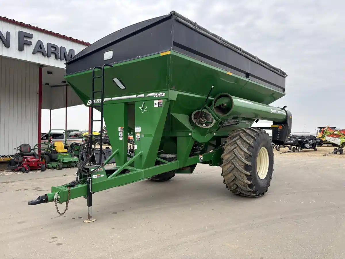 Gallery image 1 for Used 2015 Brent 1082 Grain Cart