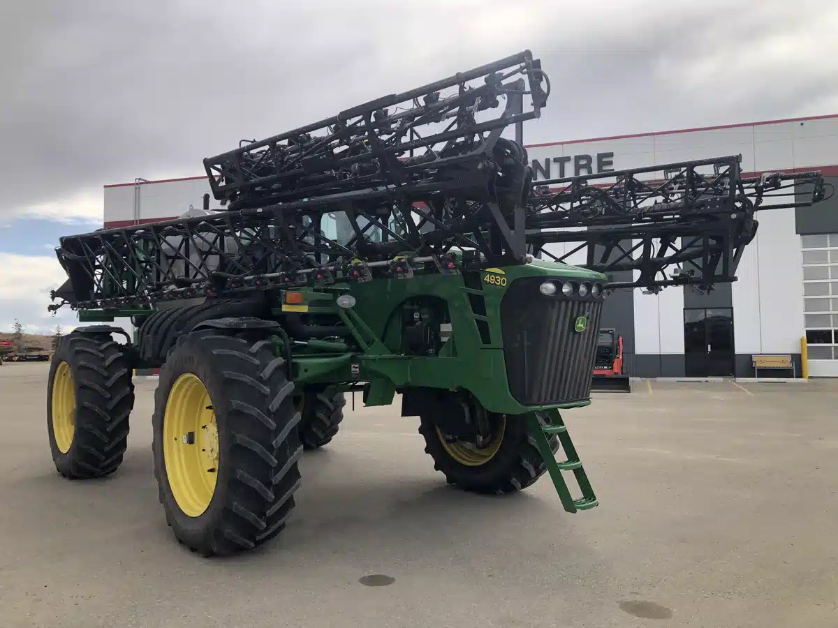 Gallery image 1 for Used 2011 John Deere 4930 Sprayer - Self Propelled