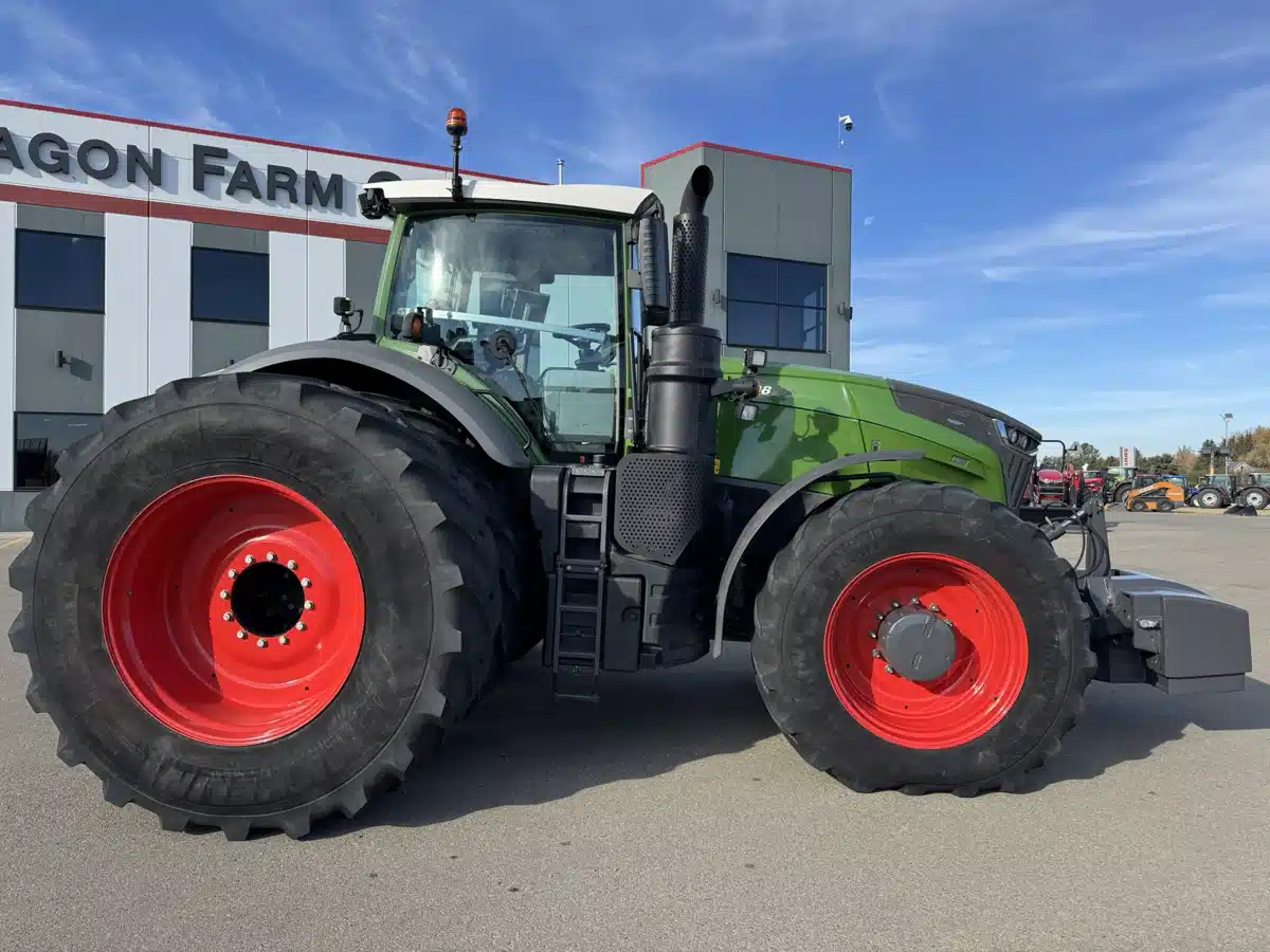 Gallery image 2 for 2016 Fendt 1038 VARIO Tractor