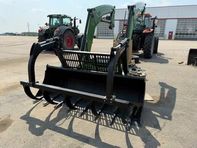 Gallery image 2 for Used 2021 Fendt FT833 Front End Loader