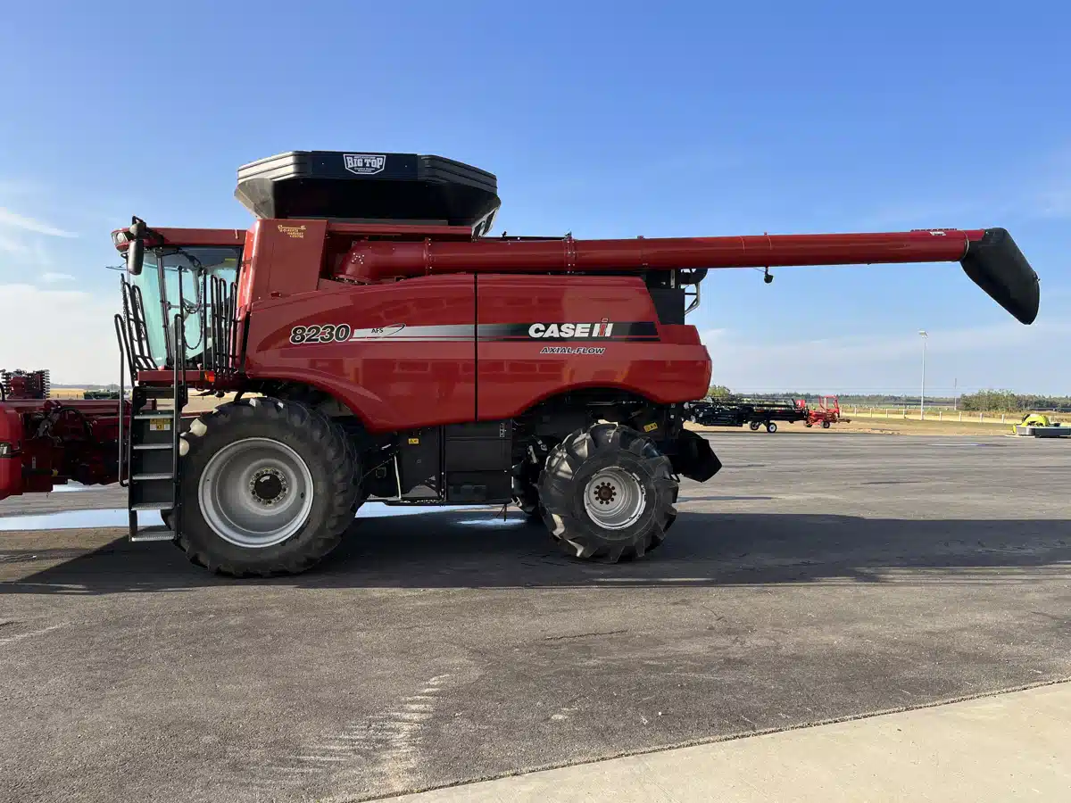 Gallery image 2 for Used 2013 Case IH 8230 Combine