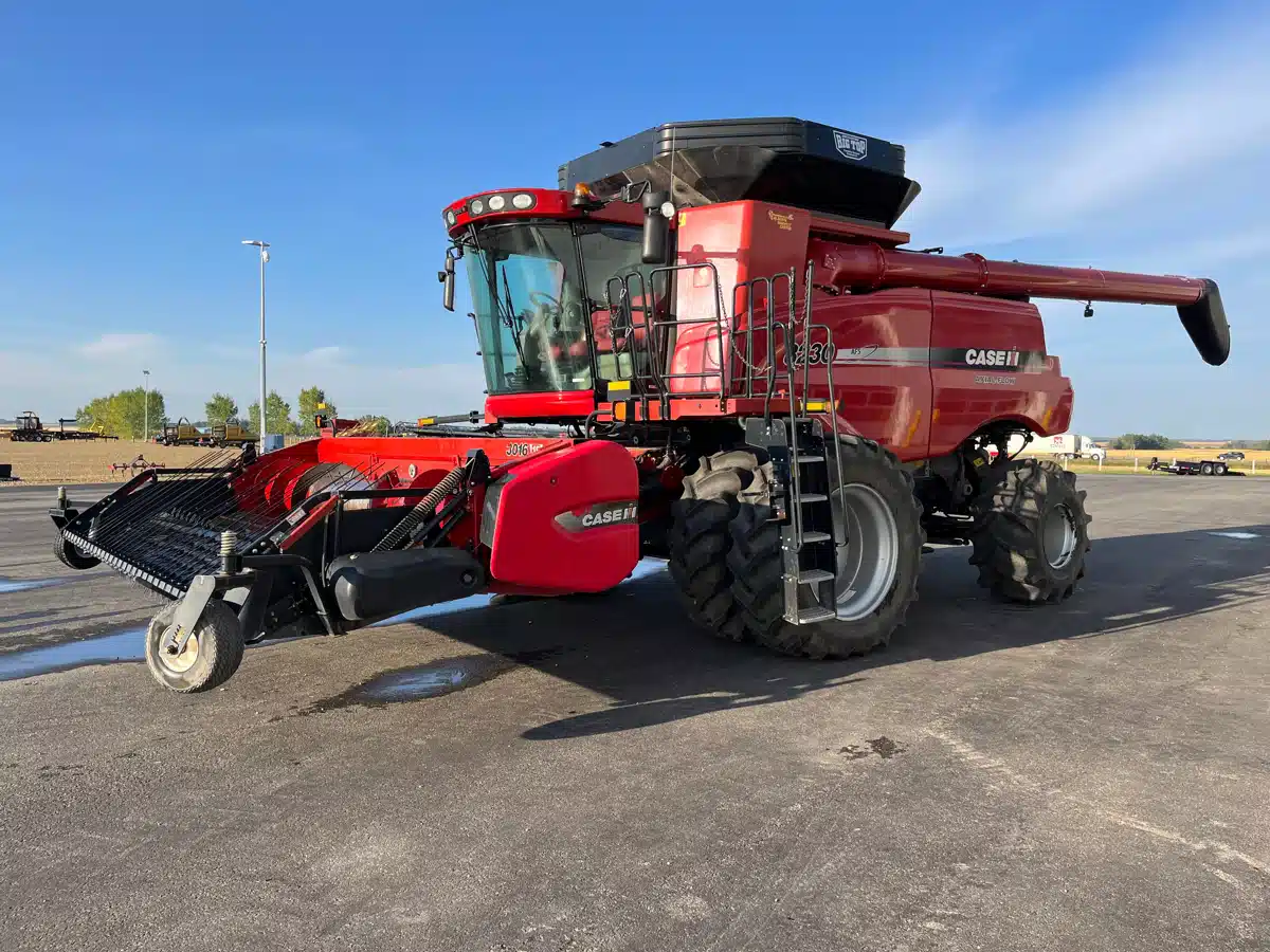 Gallery image 1 for Used 2013 Case IH 8230 Combine