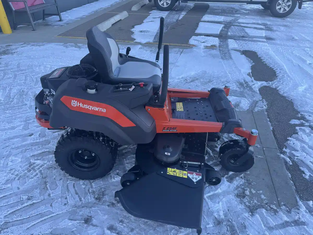 Gallery image 2 for 2025 Husqvarna Z254F Mower - Zero Turn