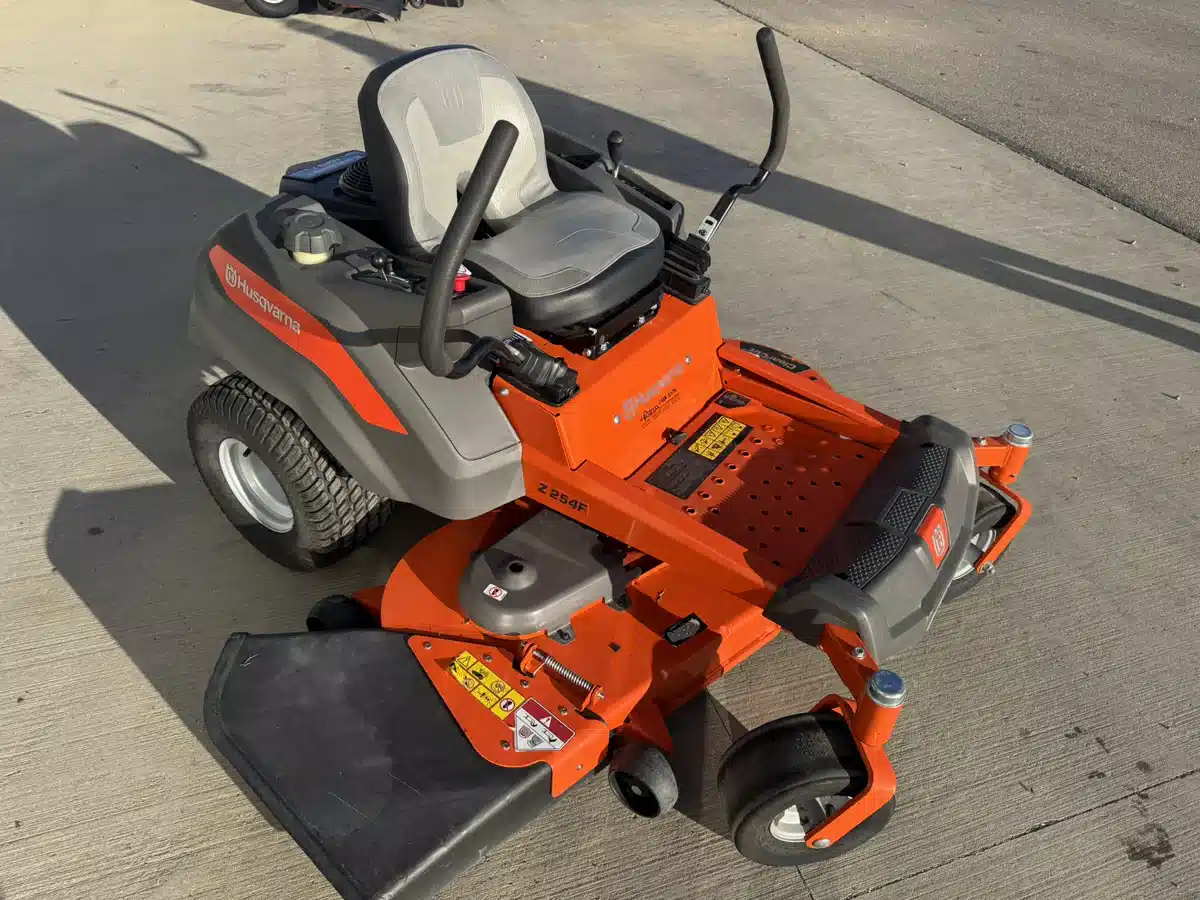 Gallery image 2 for Used 2020 Husqvarna Z254F Mower - Zero Turn