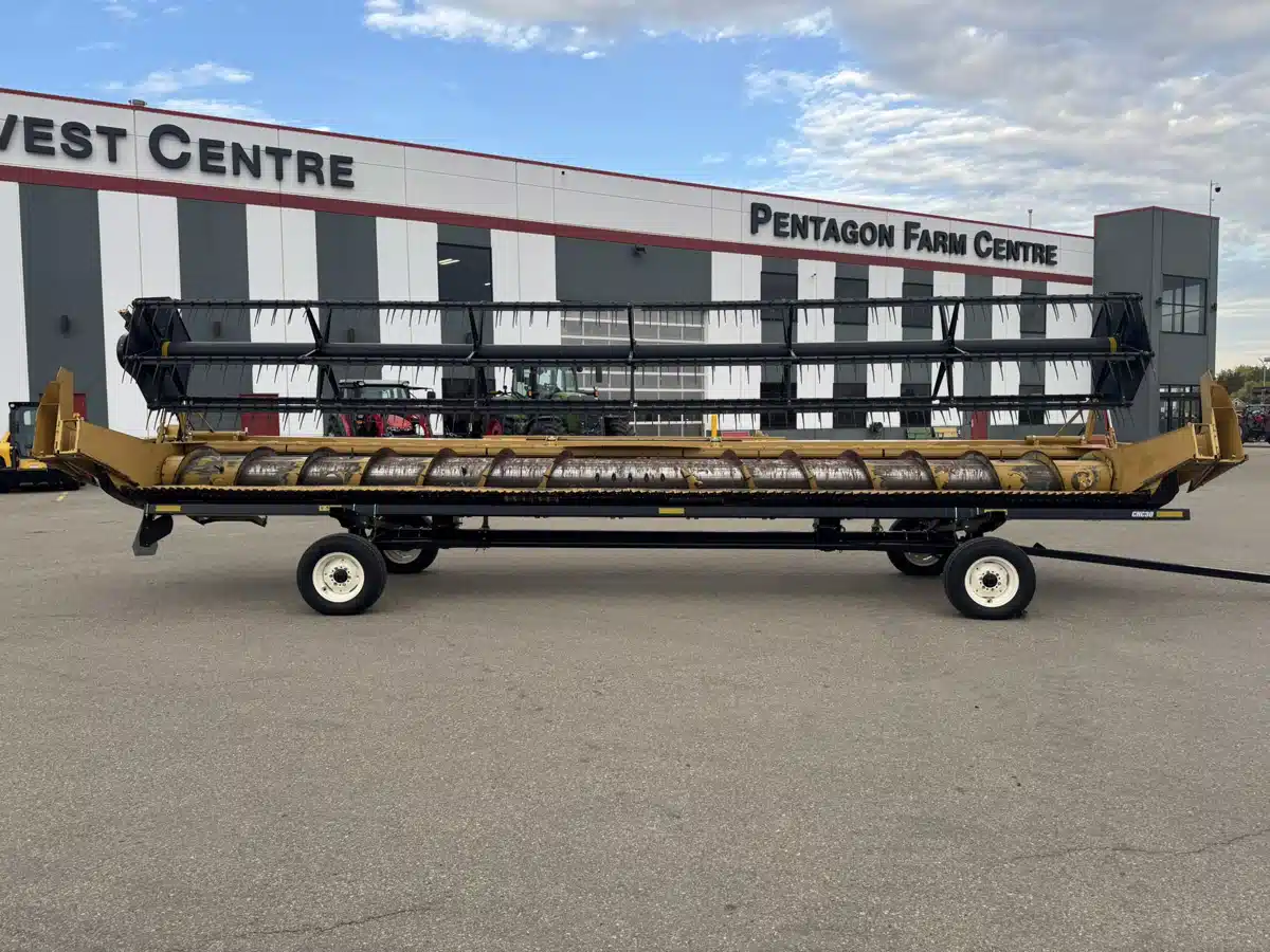 Gallery image 2 for Used 2011 CLAAS F900 Header Combine