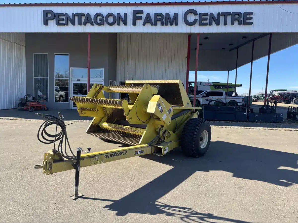 Gallery image 1 for Used Degelman 7200 Rock Picker
