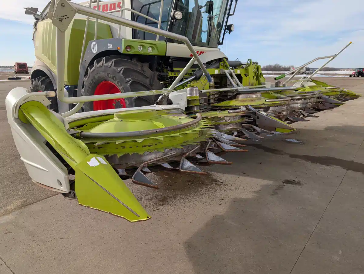 Gallery image 2 for CLAAS ORBIS 750 Header Combine