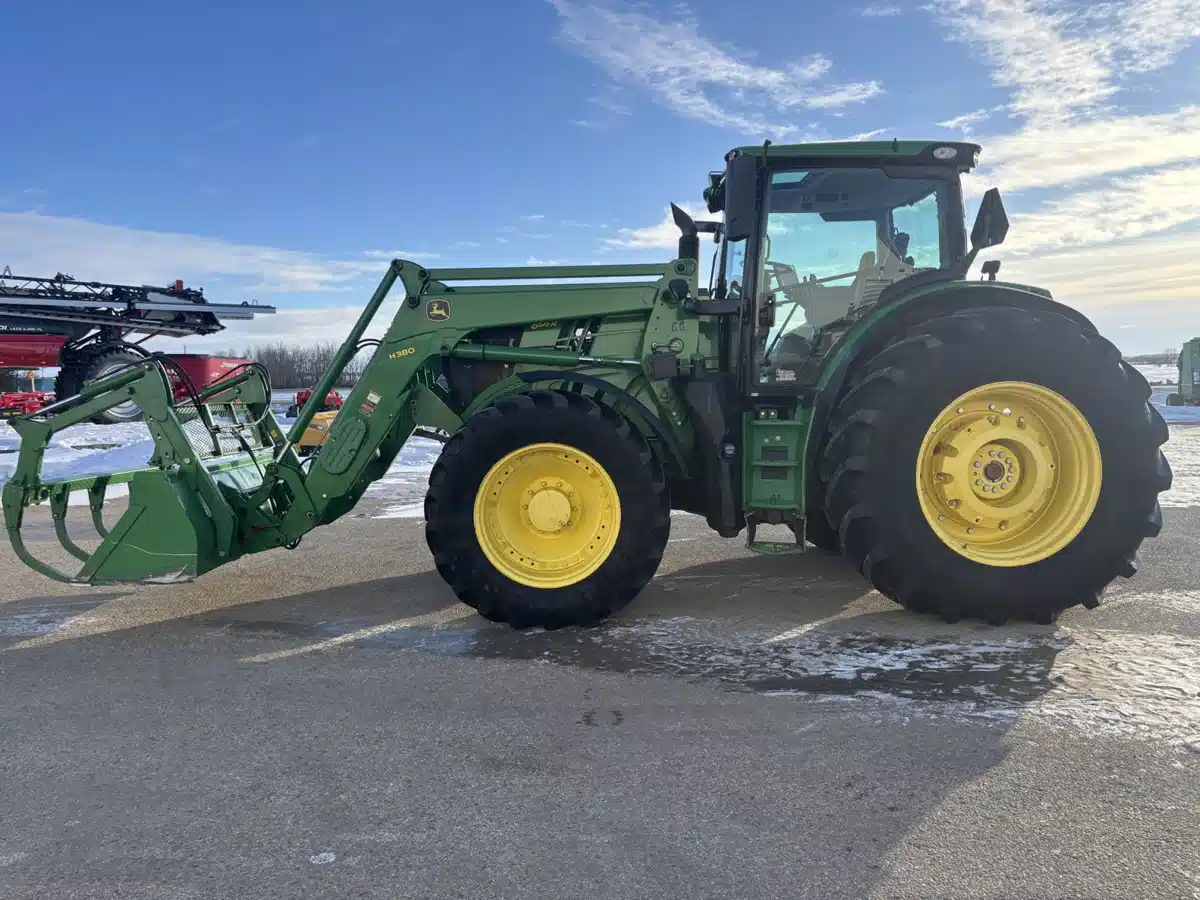 Photo de la Galerie 2 pour 2015 John Deere 6195R Tracteur