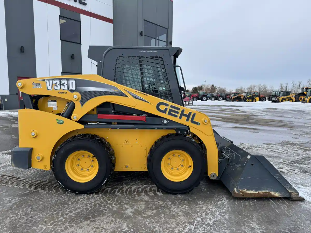 Photo de la Galerie 2 pour 2019 Gehl V330 chargeuse à direction à glissement