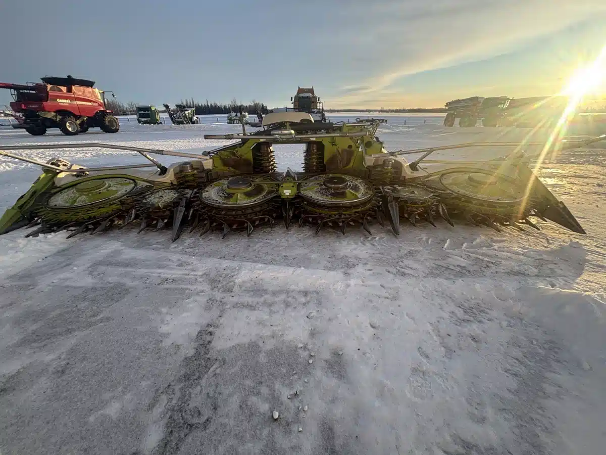 Gallery image 2 for 2016 CLAAS ORBIS 750 Header Combine