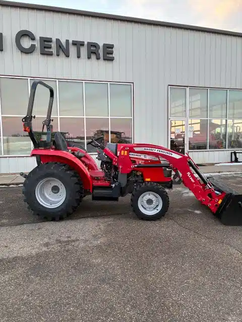 Photo de la Galerie 2 pour 2022 Massey Ferguson 1840 E Tracteur