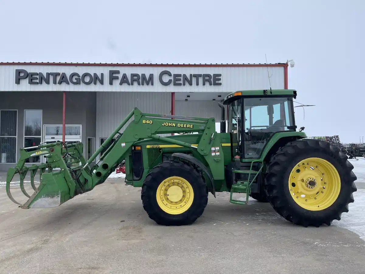 Gallery image 1 for 1998 John Deere 8100 Forage Harvester