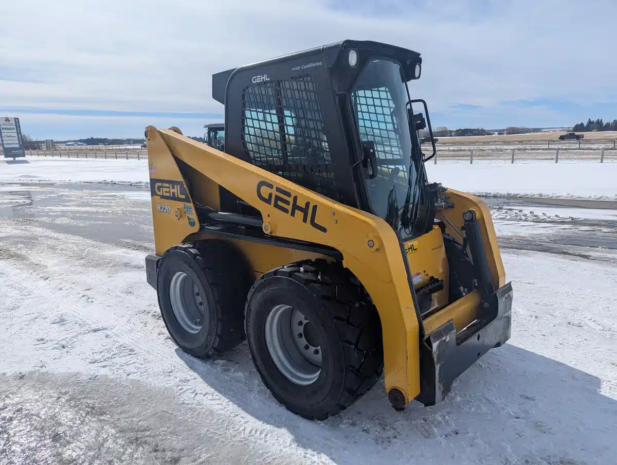 2022 GH R220 Skid Steer