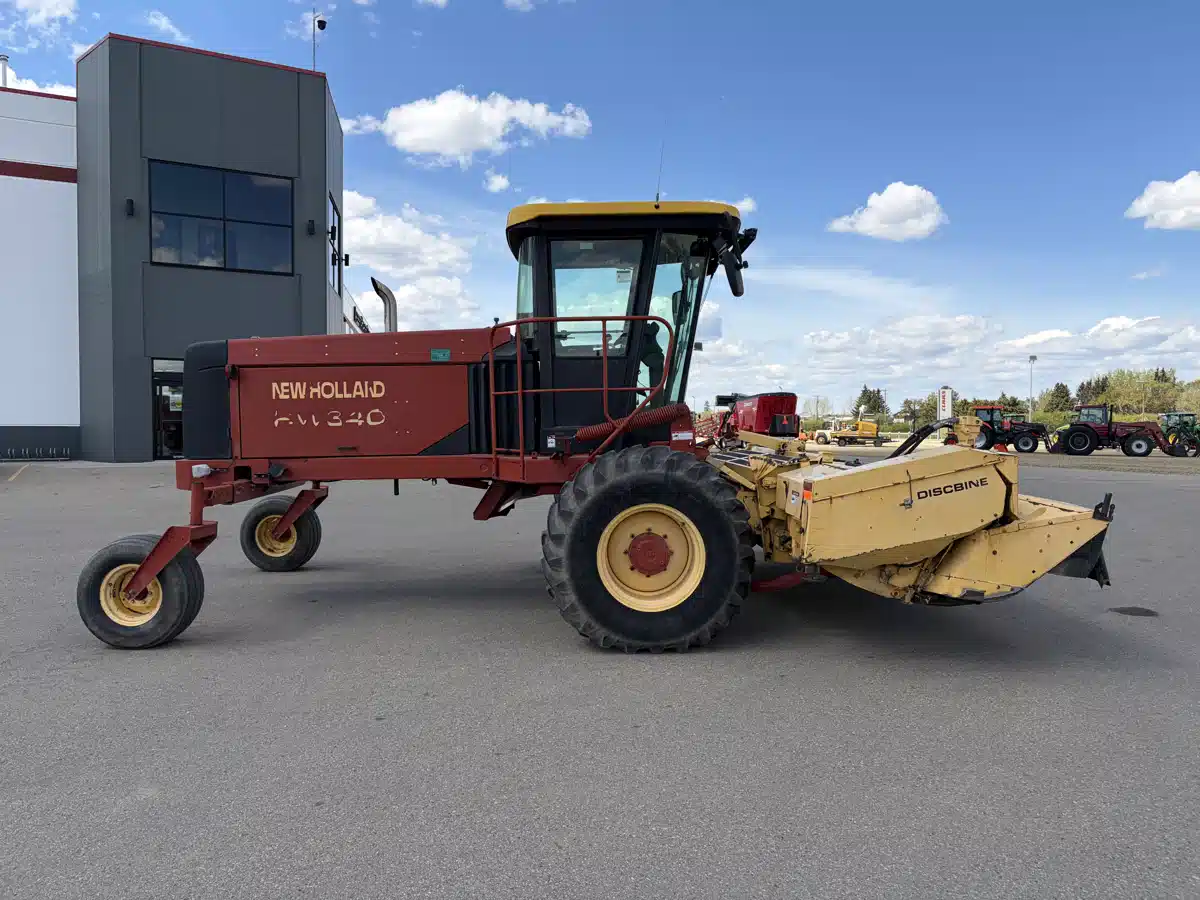 Gallery image 2 for 2002 New Holland HW340 Mower Conditioner-SP