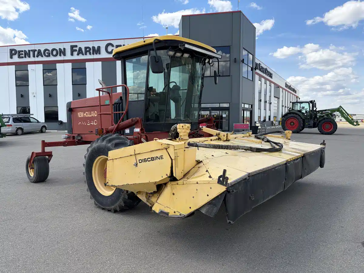 Gallery image 1 for 2002 New Holland HW340 Mower Conditioner-SP