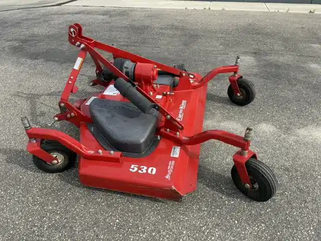 Photo de la Galerie 1 pour 2021 Farm King Y530 Tondeuse de finition