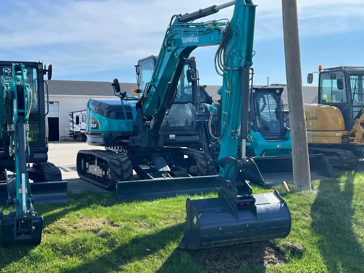 Gallery image 1 for New 2024 Sunward SWE90UF Excavator