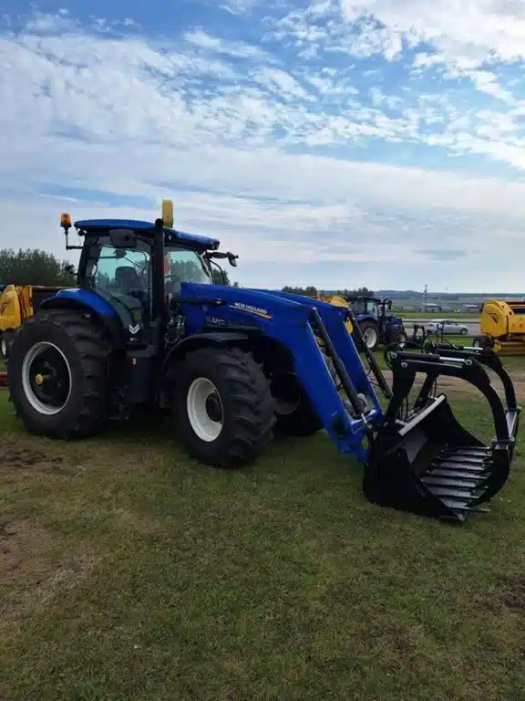 Gallery image 1 for New 2024 New Holland T7.210 Tractor
