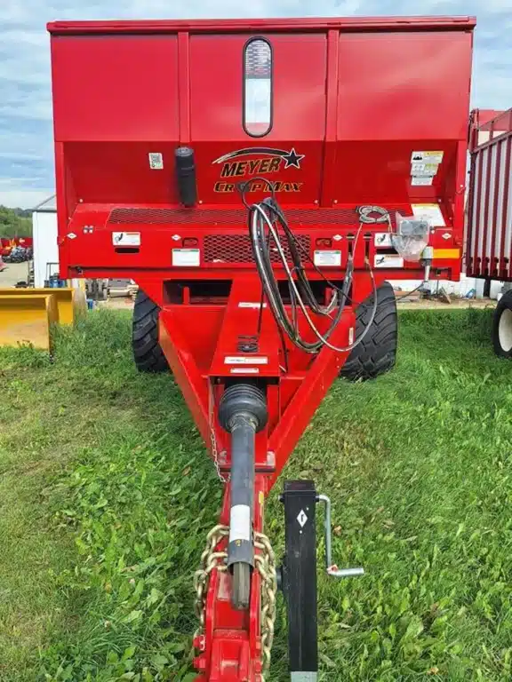 Gallery image 2 for New 2023 Meyer's EMC 9524W-SH Spreader - Broadcast