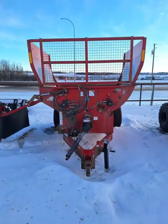 Gallery image 2 for Used 2008 Highline BALE PRO 8100 Chipper