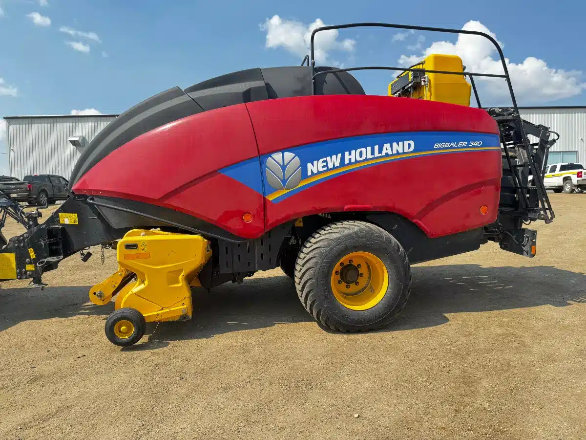 Gallery image 1 for Used 2014 New Holland BIG BALER 340R PLUS Square Baler - Large