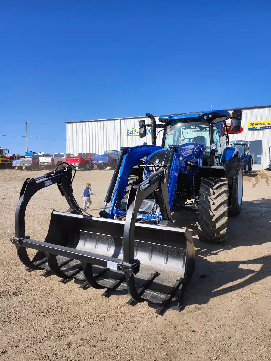 Gallery image 2 for New 2023 New Holland T6.160 Tractor