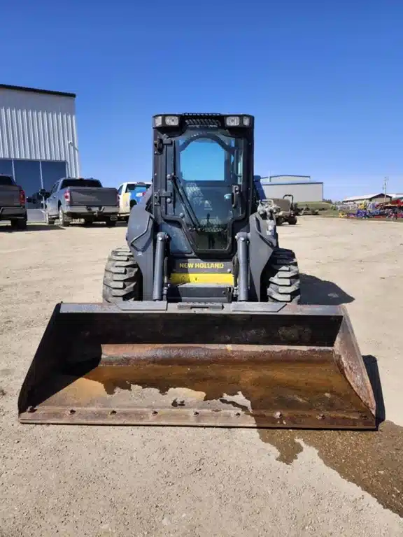 Gallery image 2 for 2018 New Holland L220 Skid Steer