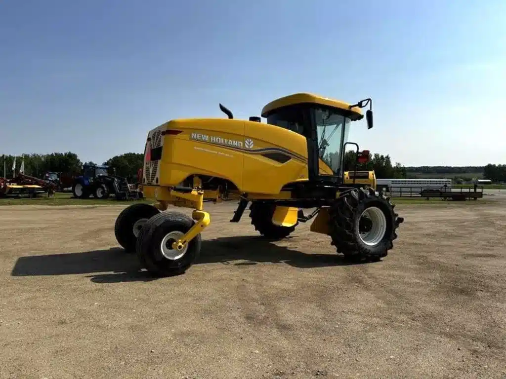 Gallery image 2 for New 2024 New Holland SPEEDROWER 220 Windrower