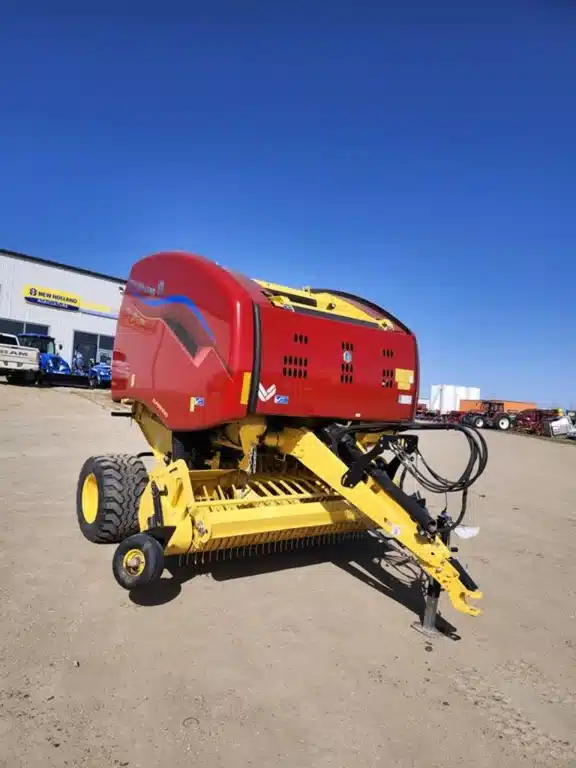 Gallery image 2 for New 2024 New Holland ROLL-BELT 450 Round Baler