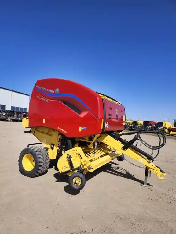 Gallery image 1 for New 2024 New Holland ROLL-BELT 450 Round Baler