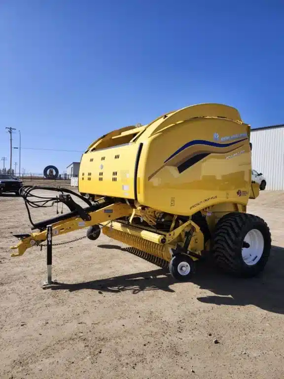 Gallery image 1 for New 2024 New Holland ROLL-BELT 560 Round Baler