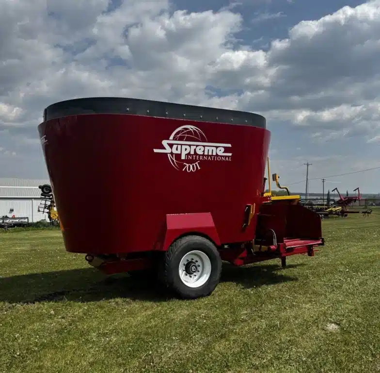 Gallery image 2 for New 2025 Supreme 700T TMR Mixer