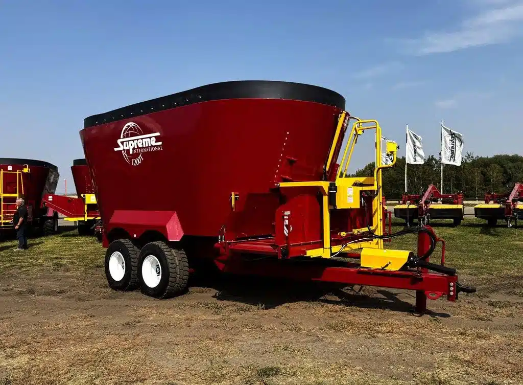 Gallery image 2 for 2025 Supreme 1200T TMR Mixer